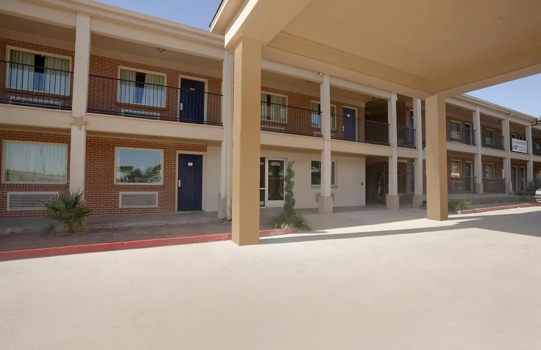 Americas Best Value Inn Waco - Franklin Avenue-1